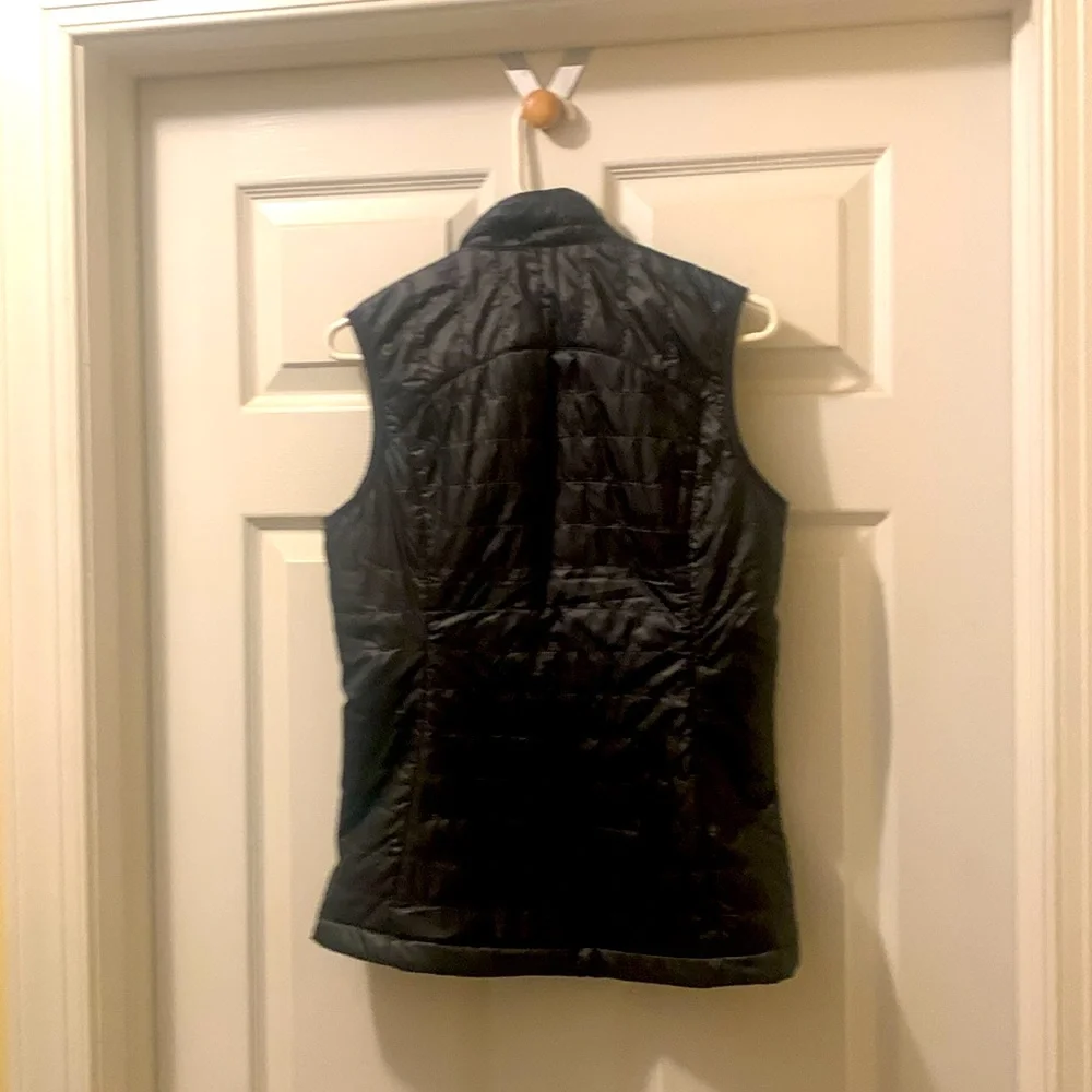 REI - women’s XS quilted vest. - Picture 2 of 2
